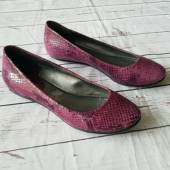 Cole Haan Shoes - Cole Haan purple snakeskin ballet flats sz 7